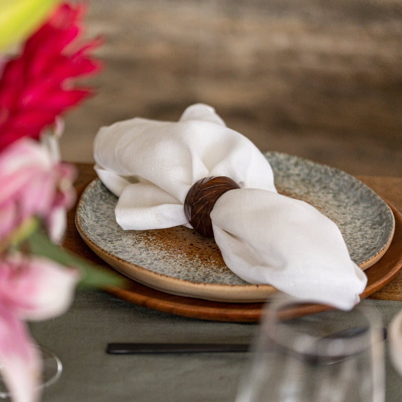 white linen napkins
